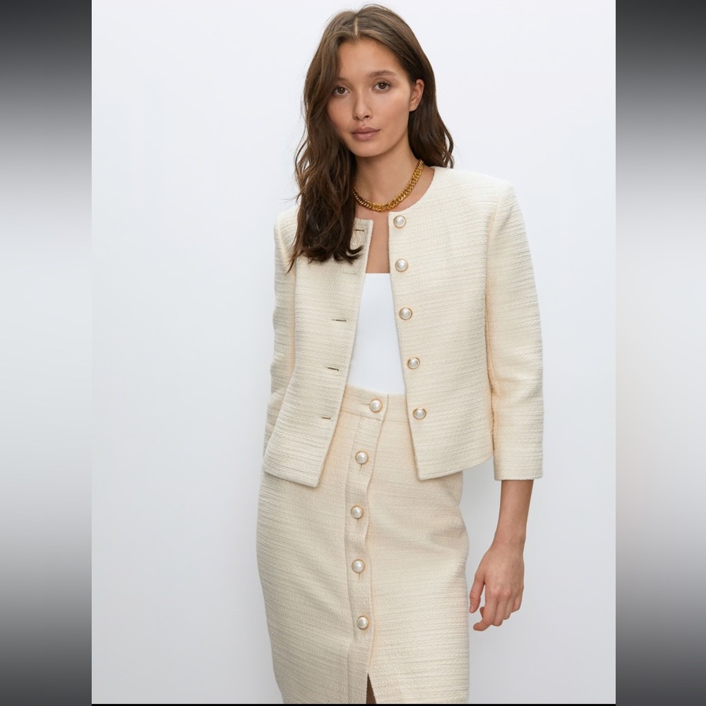Aritzia Babaton FULL SET Size 10
Little Tweed Jacket, Top and Skirt Size 10
